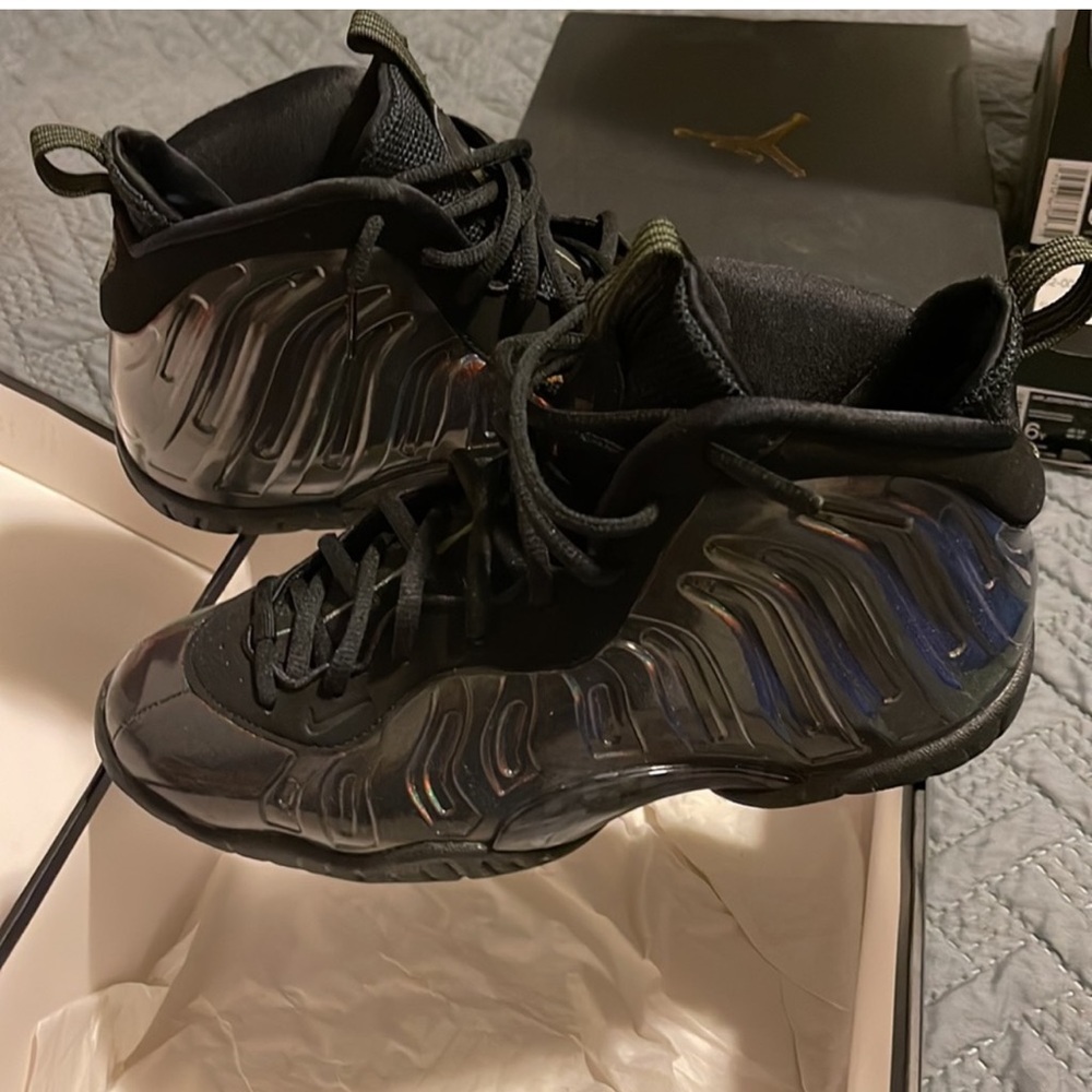 Nike little posite one